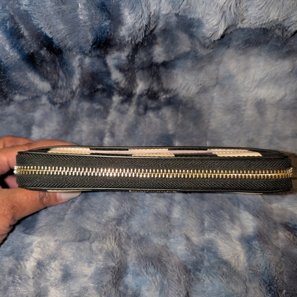 Kate Spade Black and White Striped Wallet - Picture 4 of 9